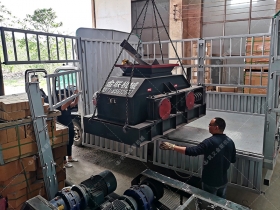 2PG800*600對輥花季黄版下载安装發往重慶_破碎鵝卵石