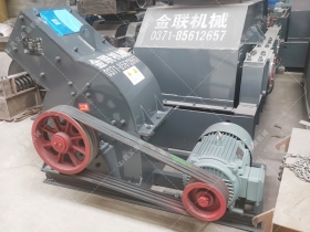 pc400*300小型錘式花季黄版下载安装發貨_發往內蒙古_破碎煤渣