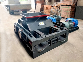 2PGC900X900大型雙齒輥花季黄版下载安装發往內蒙古赤峰破碎煤