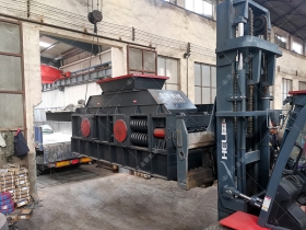 1500x800大型半自動液壓對輥花季传媒旧版本發貨